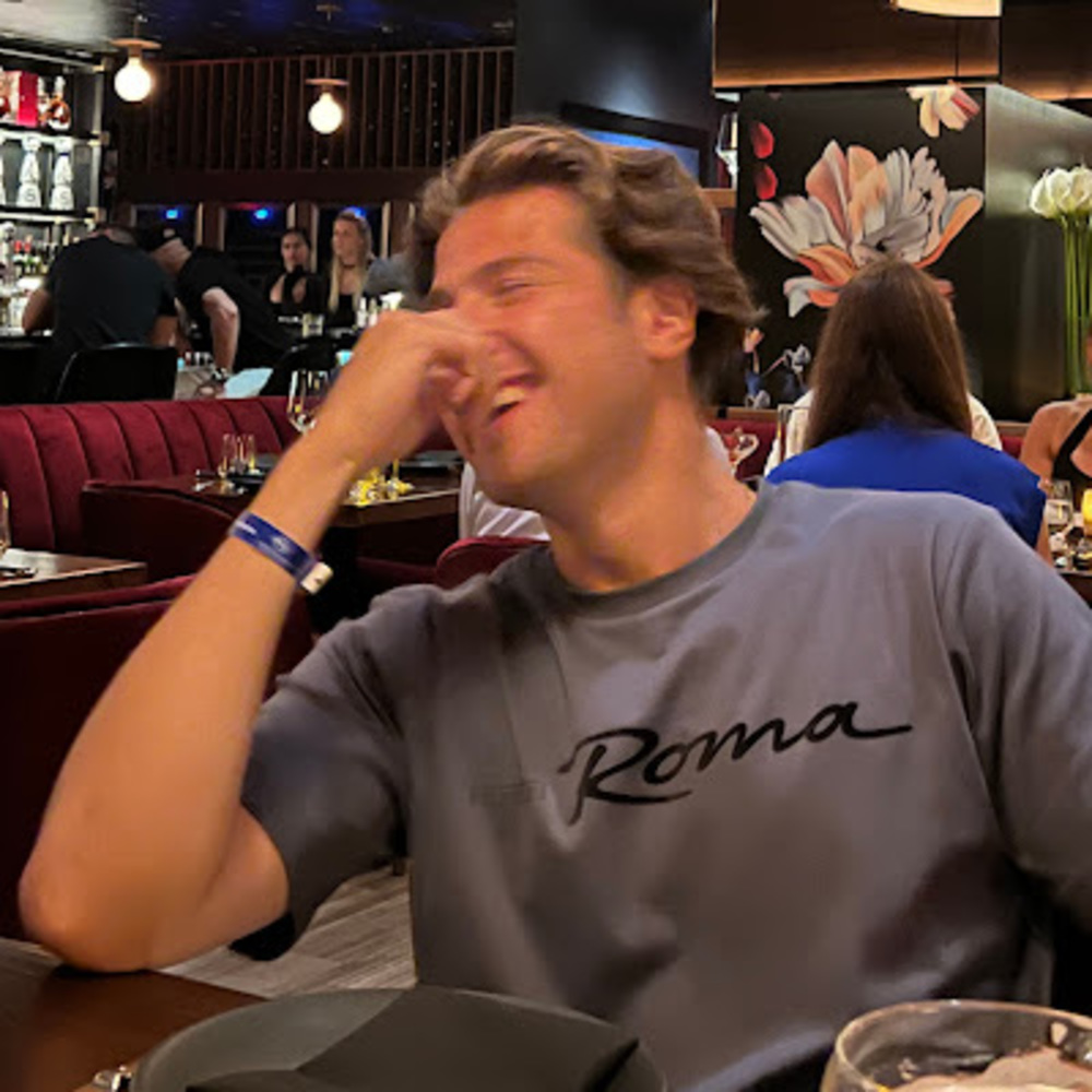 Meet your Posher, Ayvaz